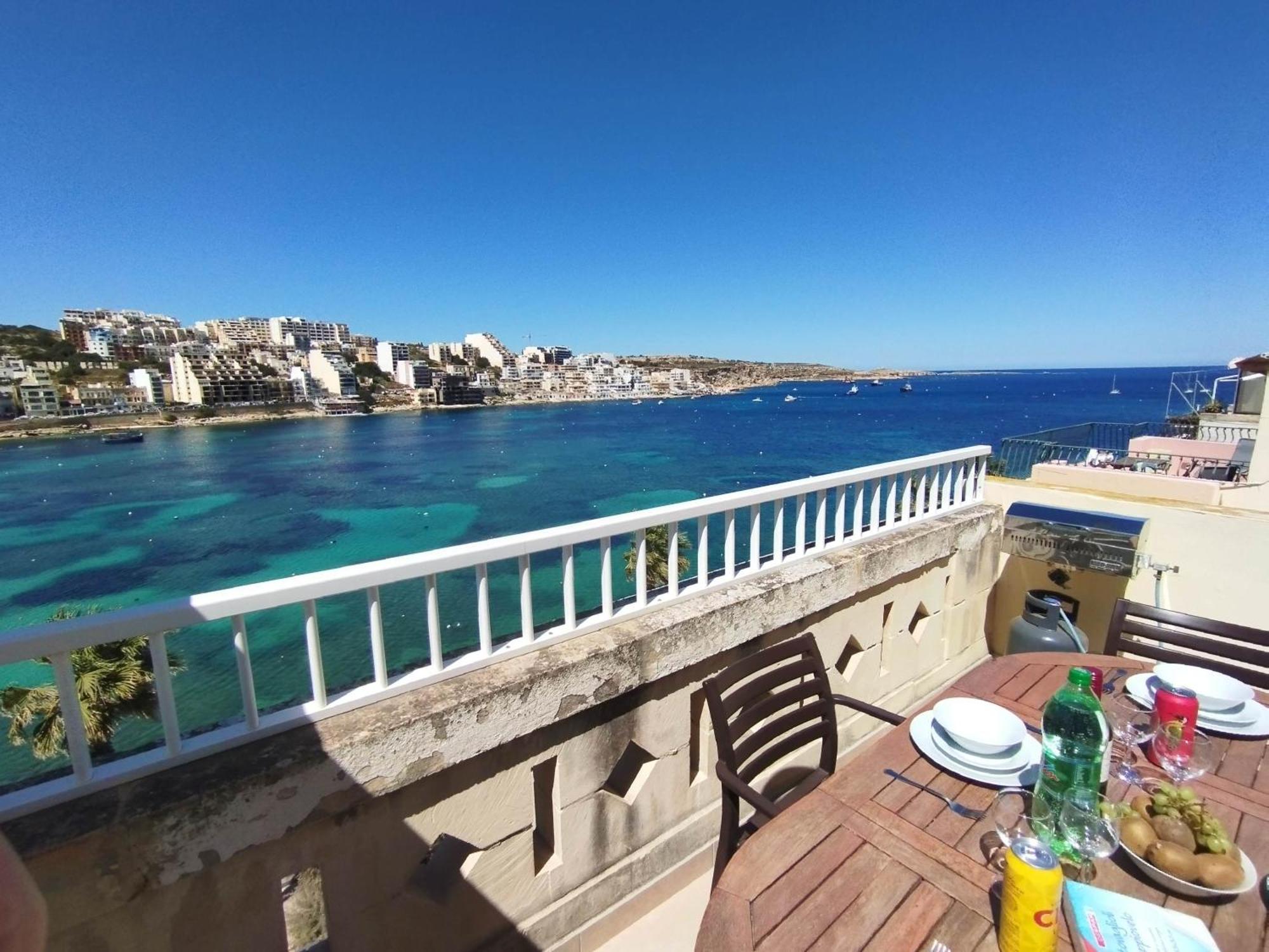 דירות סיינט פול ביי Blue Harbour Seafront Penthouse With Large Terrace With Panoramic Sea Views - By Getawaysmalta מראה חיצוני תמונה