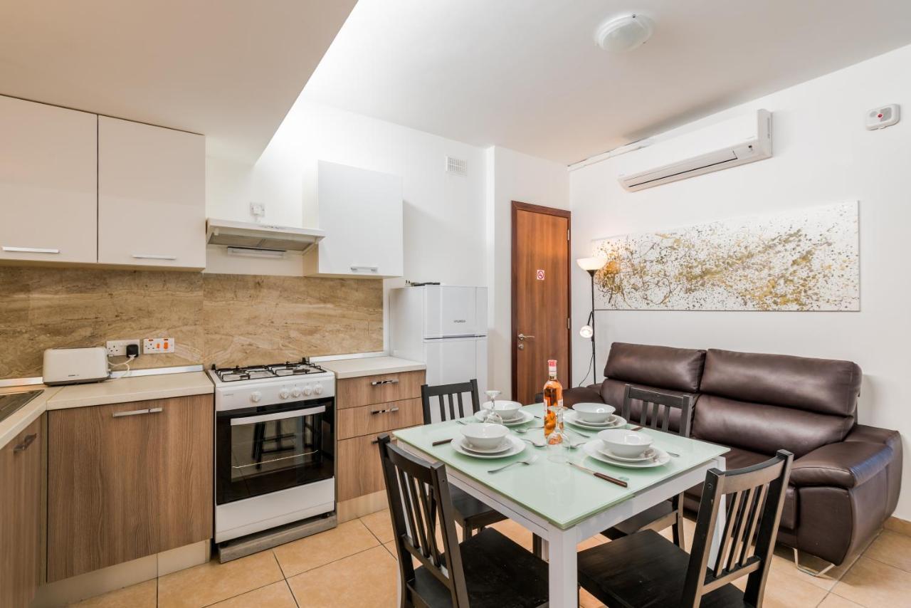 דירות סיינט פול ביי Blue Harbour Seafront Penthouse With Large Terrace With Panoramic Sea Views - By Getawaysmalta מראה חיצוני תמונה