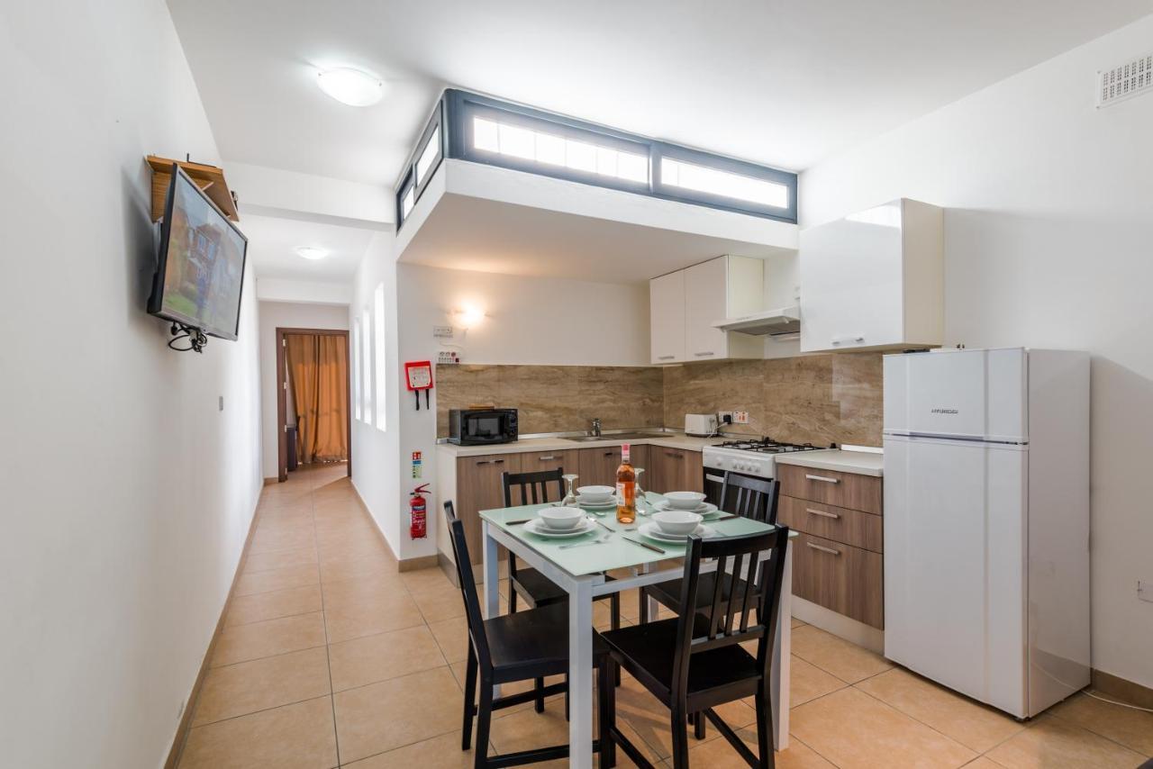 דירות סיינט פול ביי Blue Harbour Seafront Penthouse With Large Terrace With Panoramic Sea Views - By Getawaysmalta מראה חיצוני תמונה